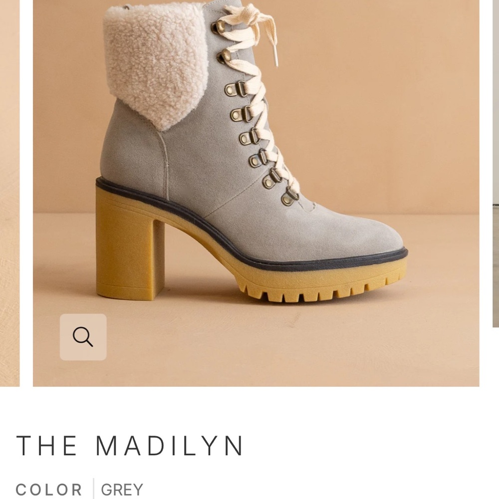 Oasis Society Gray Boots with White Fur Lining